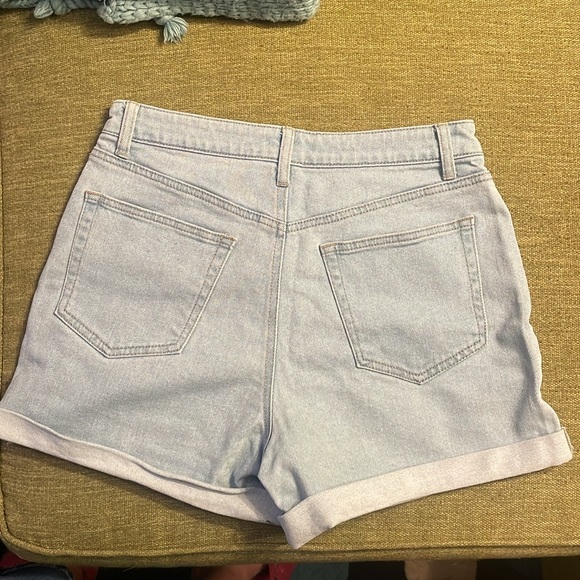 EUC- Tinsel Watermelon Embroidered Cuffed Denim Shorts size 28 - Picture 3 of 3